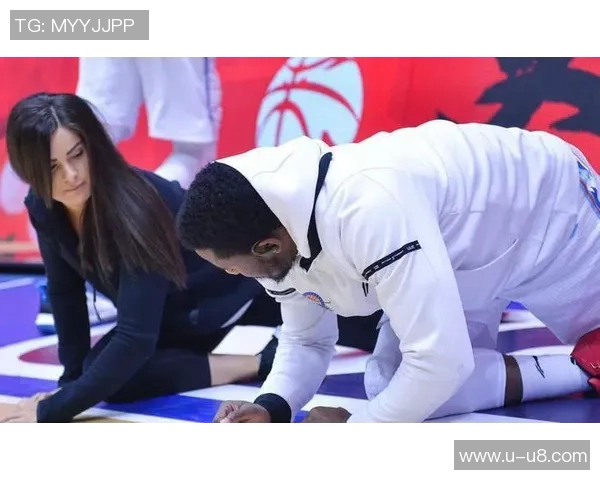 拜仁新款热身服色彩斑斓引发球迷热议纷纷吐槽设计失误