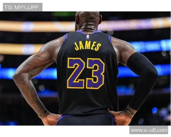 詹姆斯助攻总数已达13699次距离超越保罗仅差80次